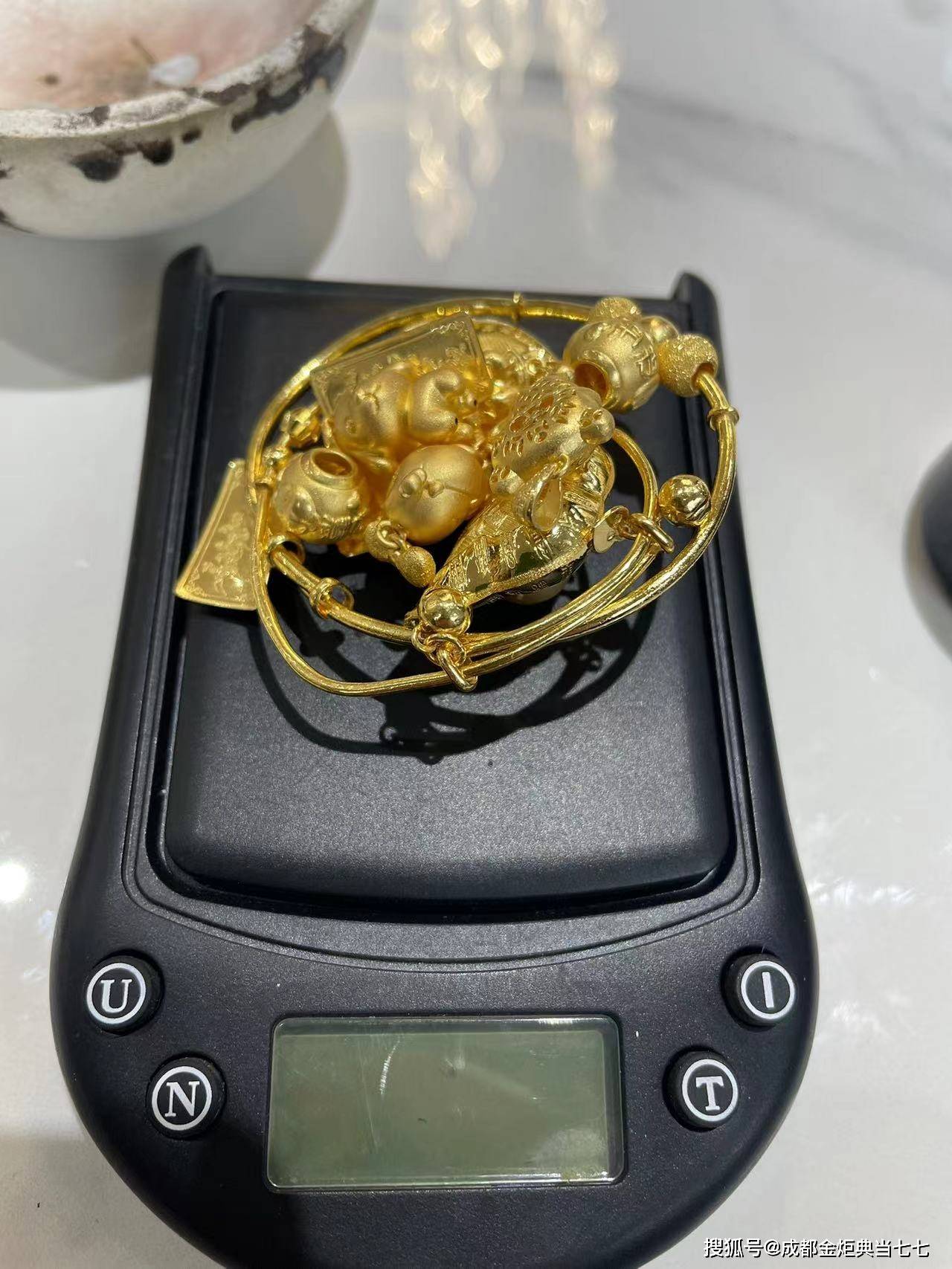 详细阅读:安吉最新24小时上门回收金价方法分析(最方便真实的安吉24小时上门回收黄金方法) 安吉最新24小时上门回收金价方法分析(最方便真实的安吉24小时上门回收黄金方法)